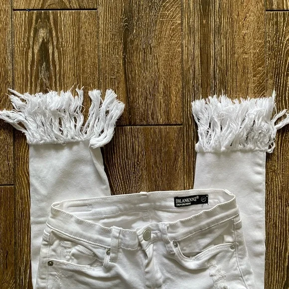 BLANKNYC white crop girlfriend jean - Picture 8 of 15